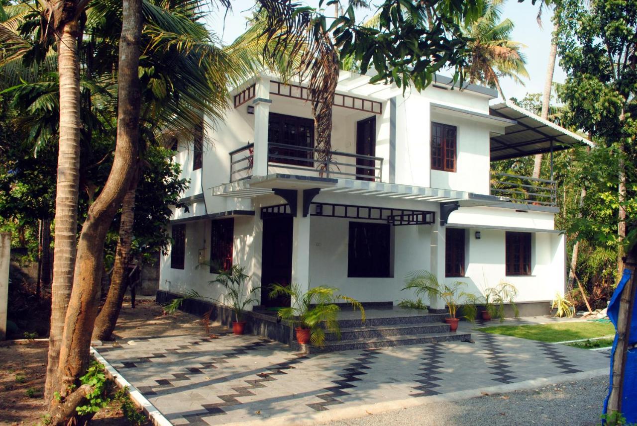 Nice Villa Irimbranallur Ngoại thất bức ảnh