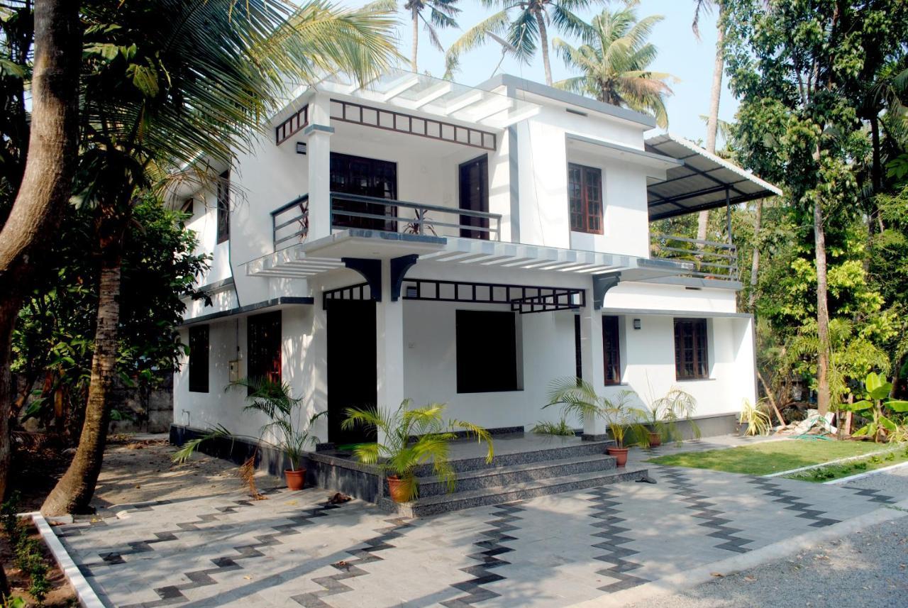 Nice Villa Irimbranallur Ngoại thất bức ảnh